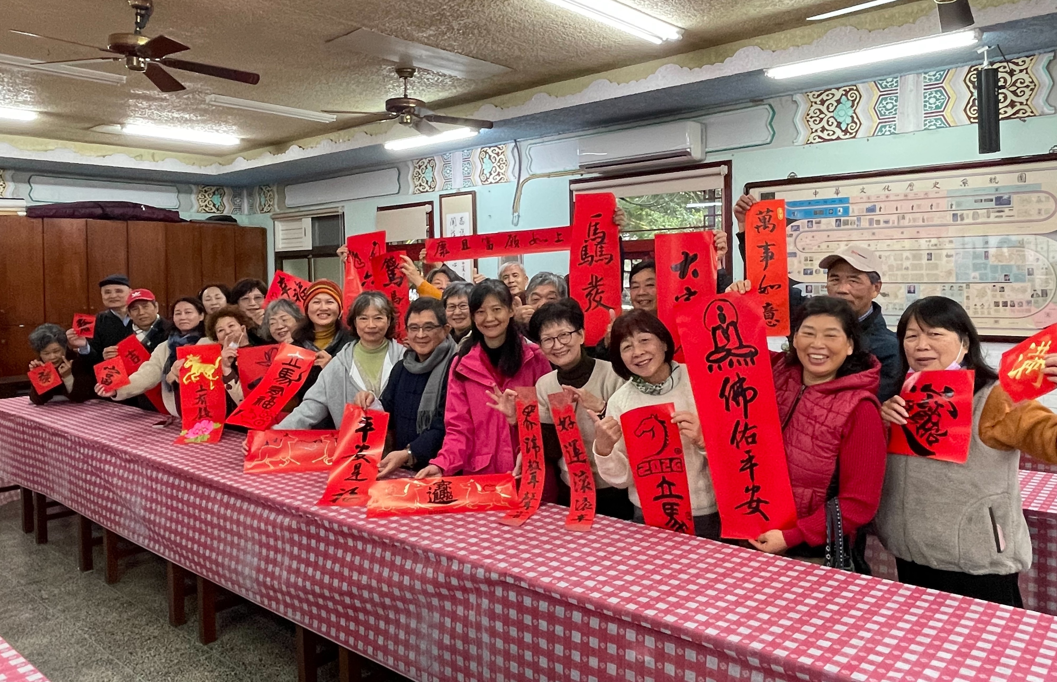 書法大師吳大仁團隊中壢圓光禪寺揮毫送春...