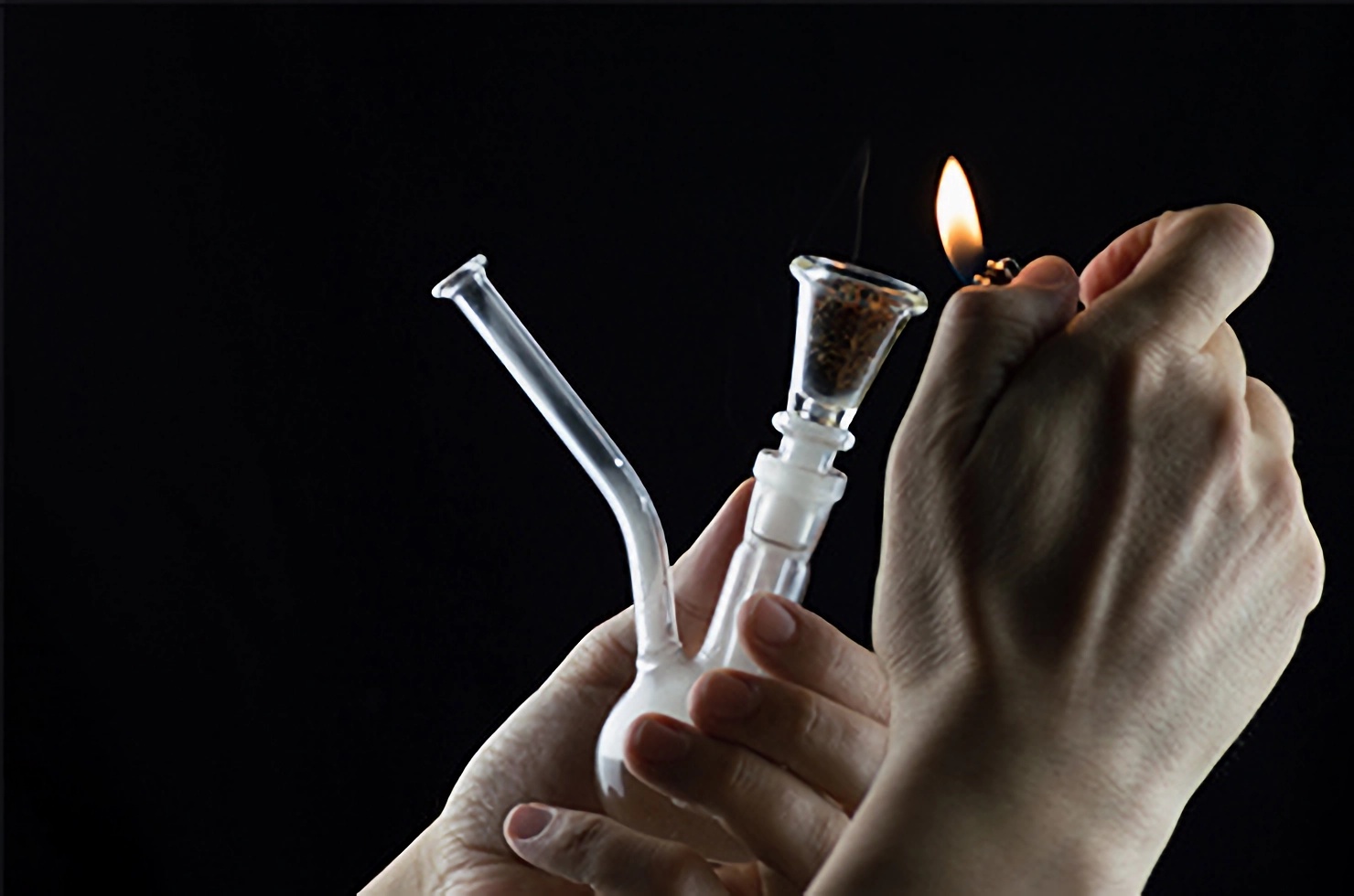 當孩子出現這些異常徵兆，請立即尋求戒毒...