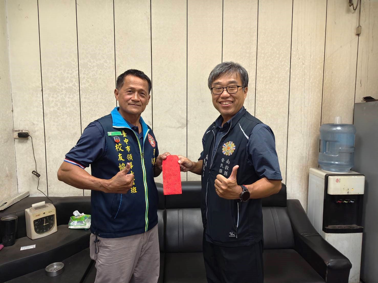 榮民企業攜手校友會跨區送愛 南投縣榮服...