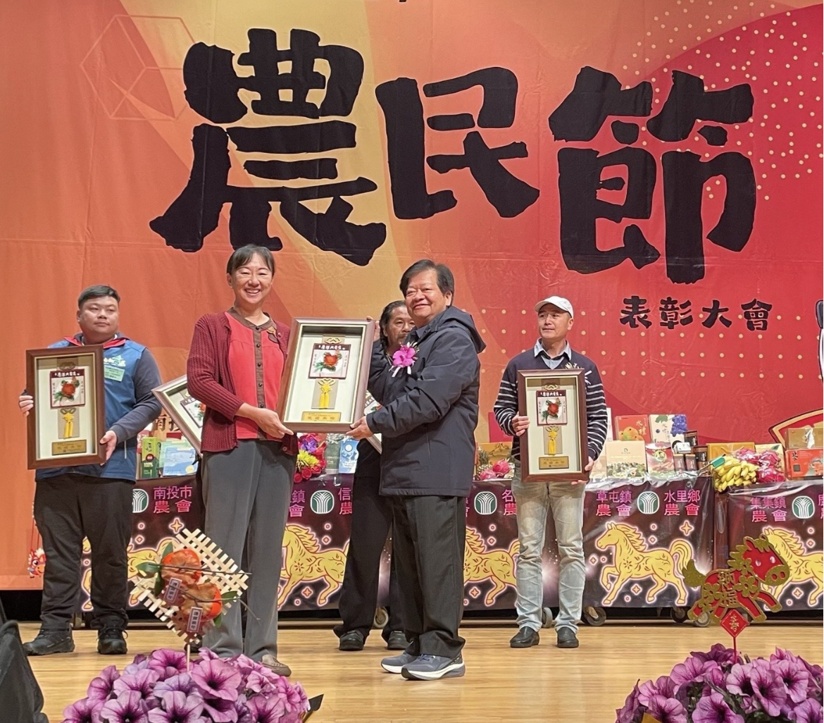 謝清泉努力創新成果閃亮全國 一年雙獲模...
