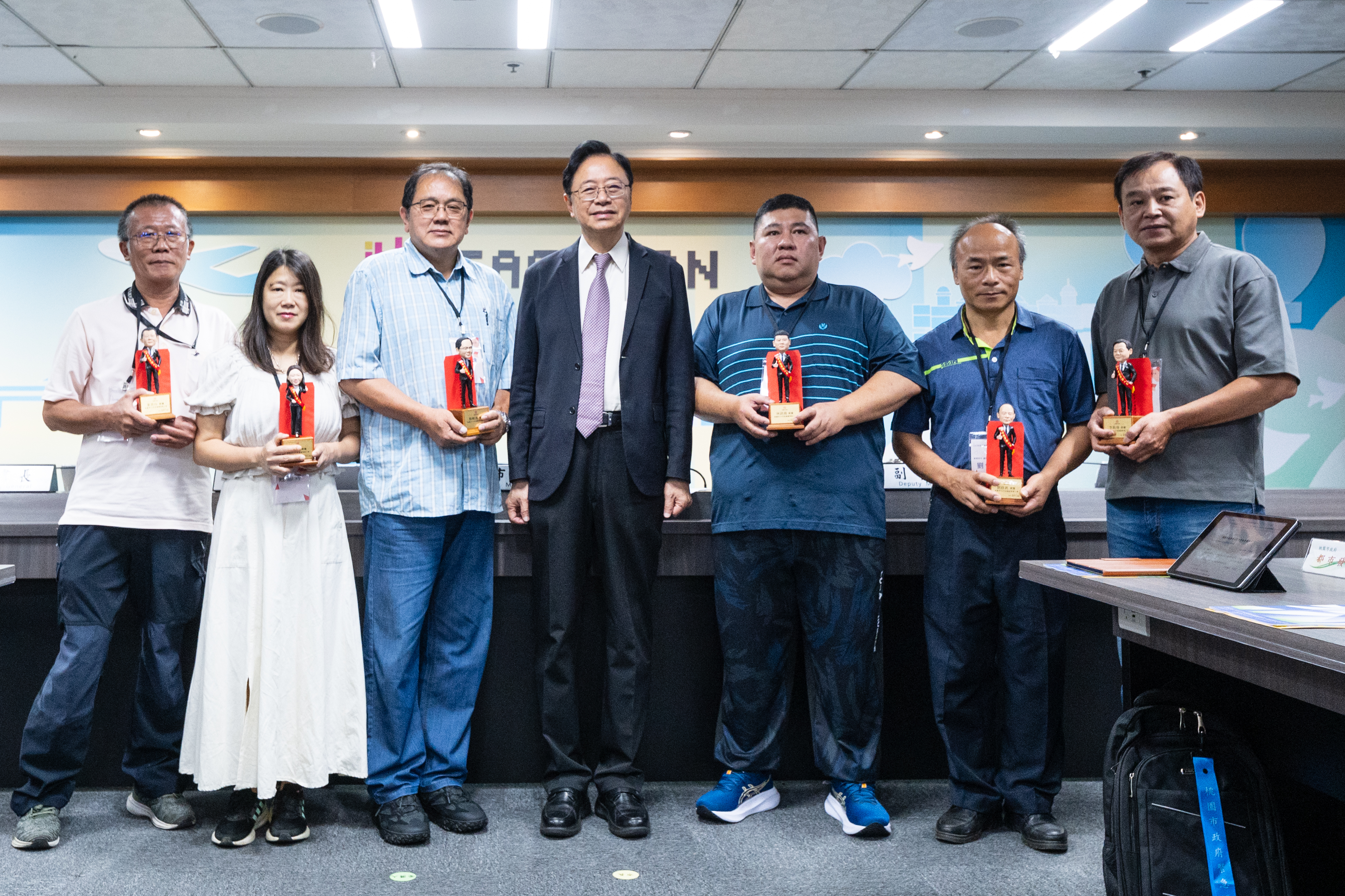桃市表揚114年各機關學校績優事務人員...